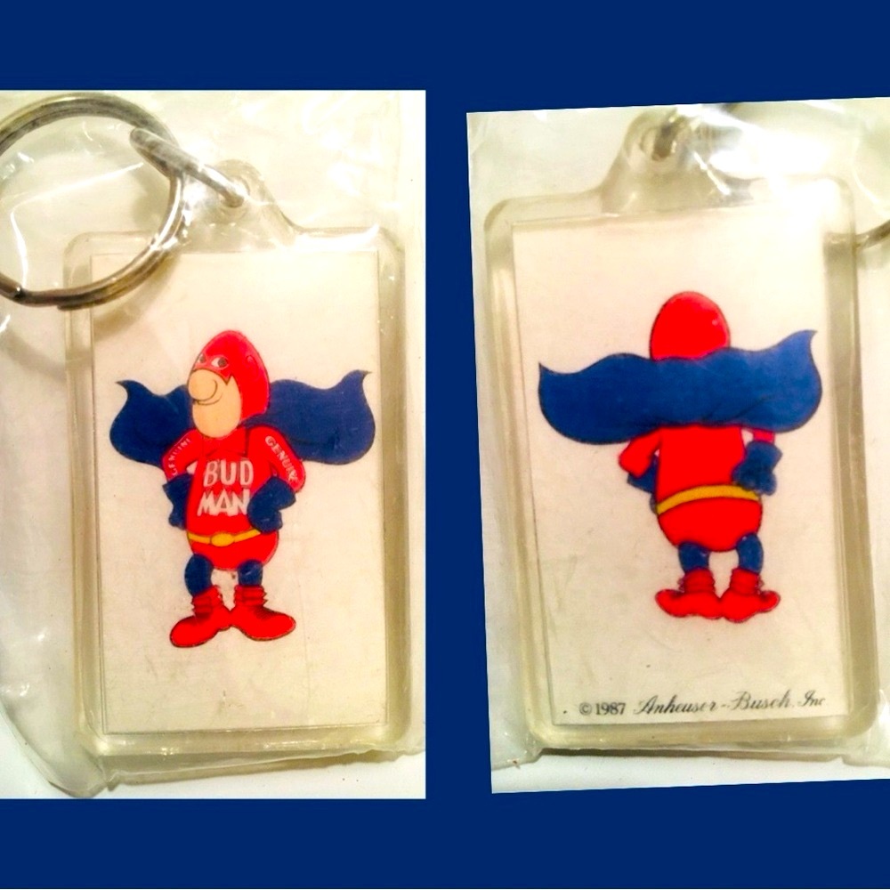 Vtg.”BUD MAN” No Anheuser-Busch Keychain with Blue and Red Design Never Opened